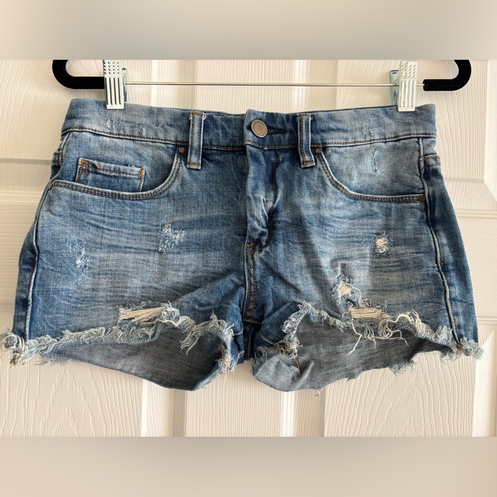 Blank NYC Light Blue Distressed Jean Shorts; Women’s Size 25